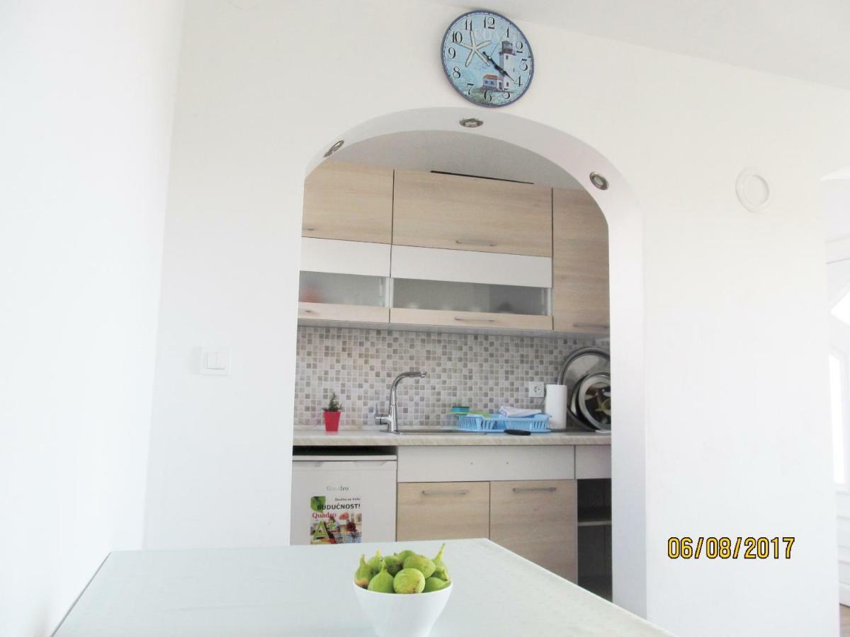 Apartmani Mala Sirena Maslenica Exterior foto