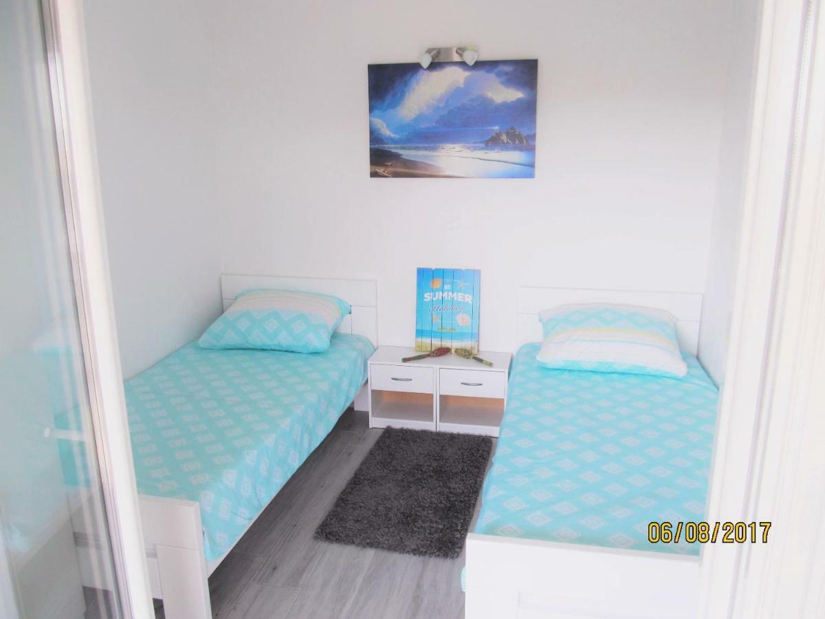Apartmani Mala Sirena Maslenica Exterior foto