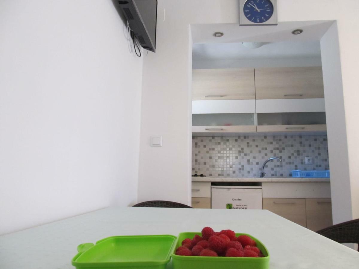 Apartmani Mala Sirena Maslenica Exterior foto